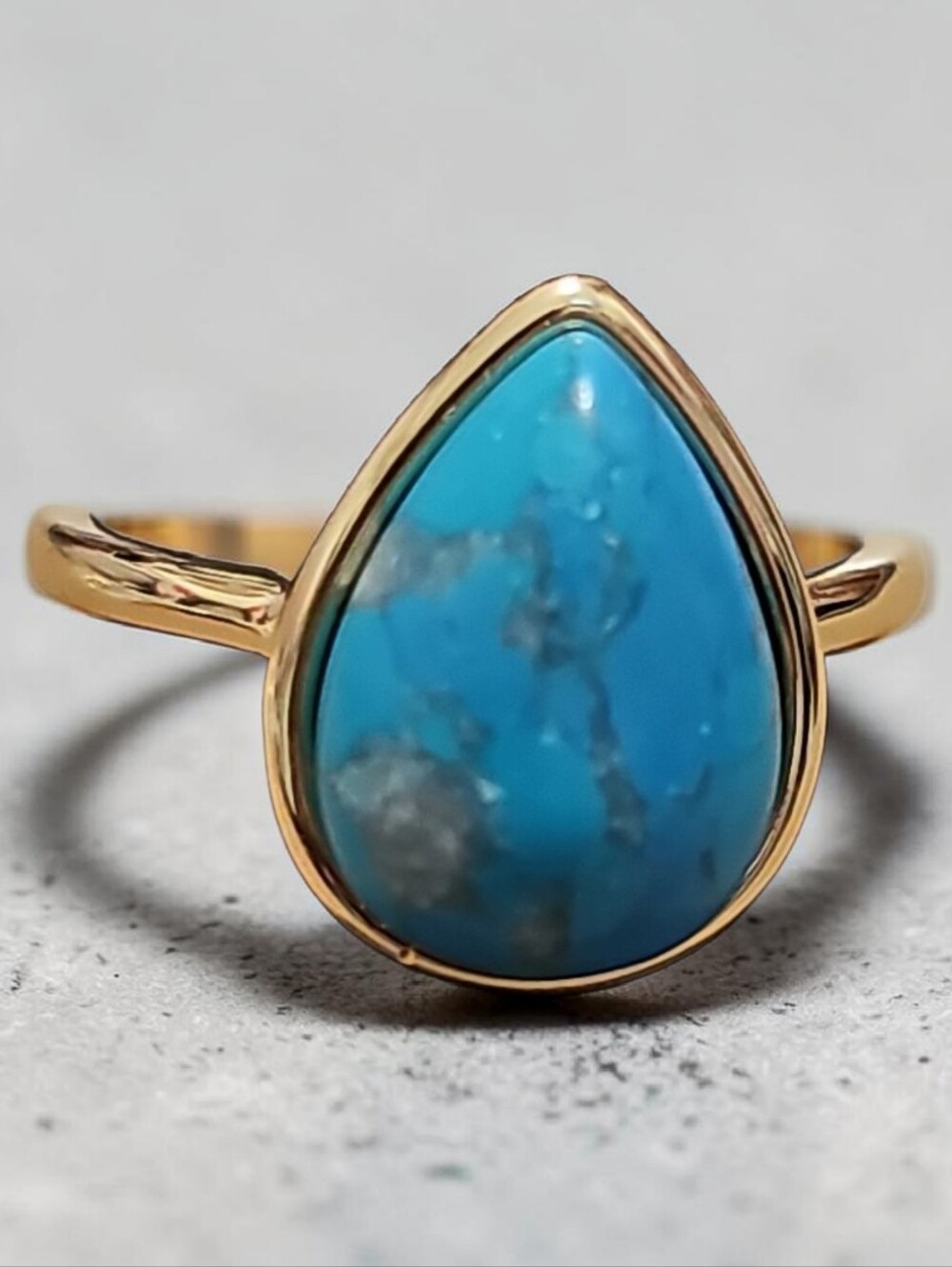 Nwt Vintage Sassified  Boutique Gold Teardrop Turquoise colored  Ring